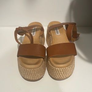 STEVE MADDEN PLATFORM SANDALS